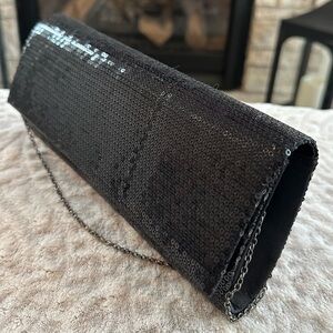 ✨WHITE HOUSE BLACK MARKET BLACK SEQUIN CLUTCH ✨LIKE NEW✨ Elegant